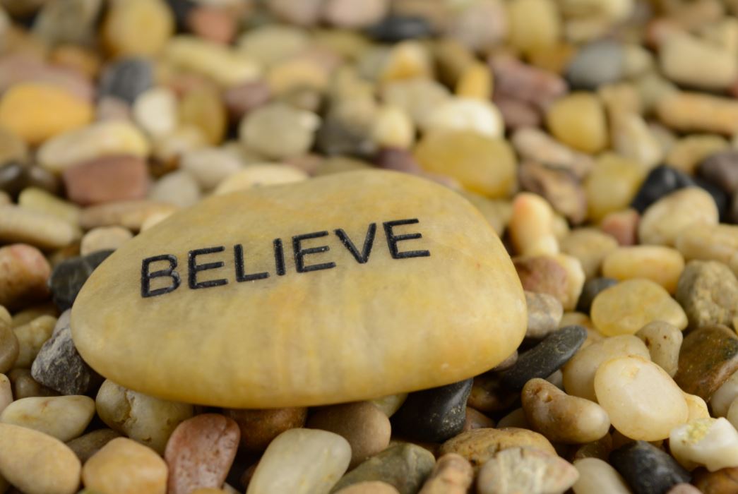 How Listening to Affirmations While You Sleep Helps Your Life